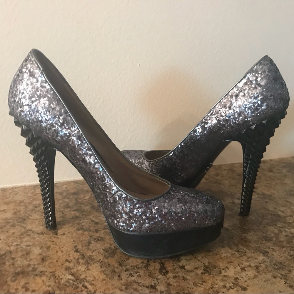 Rachel Roy Kimi pump |4 3/4″ heel | dark pewter.